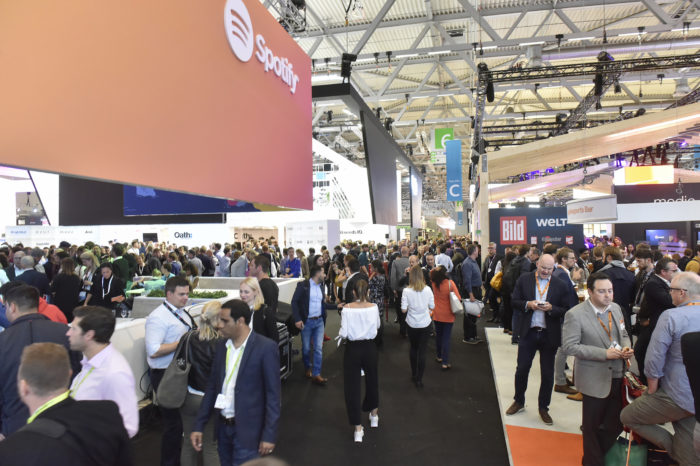 Standparty, Stand: Google, Halle 6