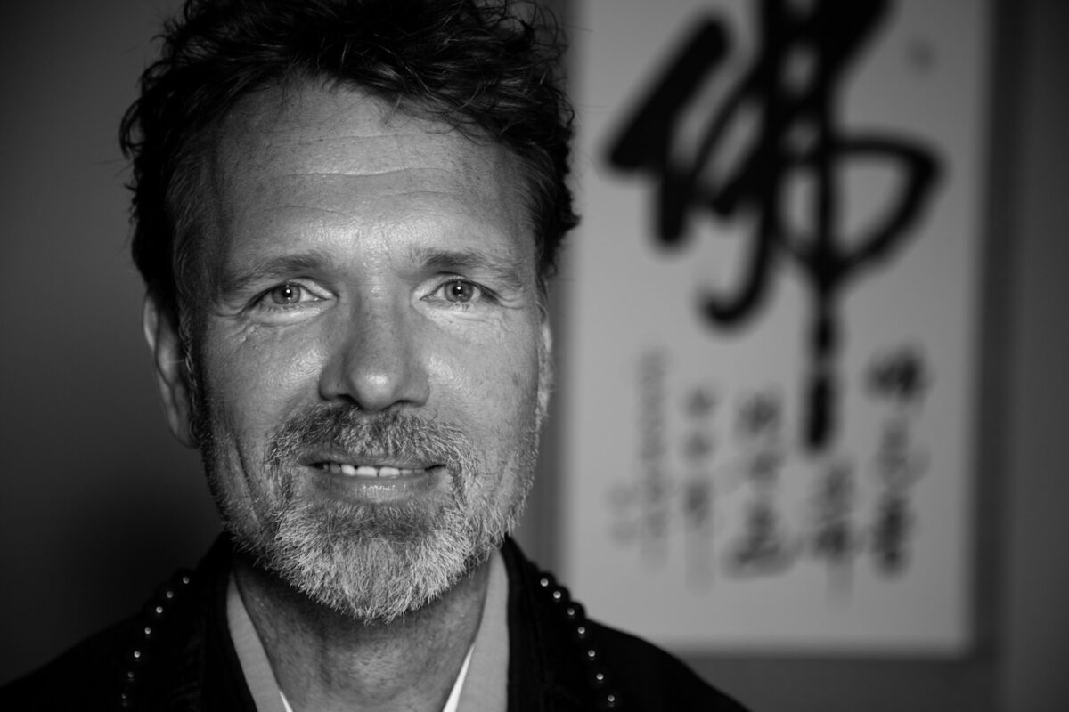 Hinnerk-Polenski.v1 Hinnerk Sybu Polenski ist Zen-Meister und Abt des europäischen Dashin Zen Ordens und des Zen-Klosters Buchenberg im Allgäu.