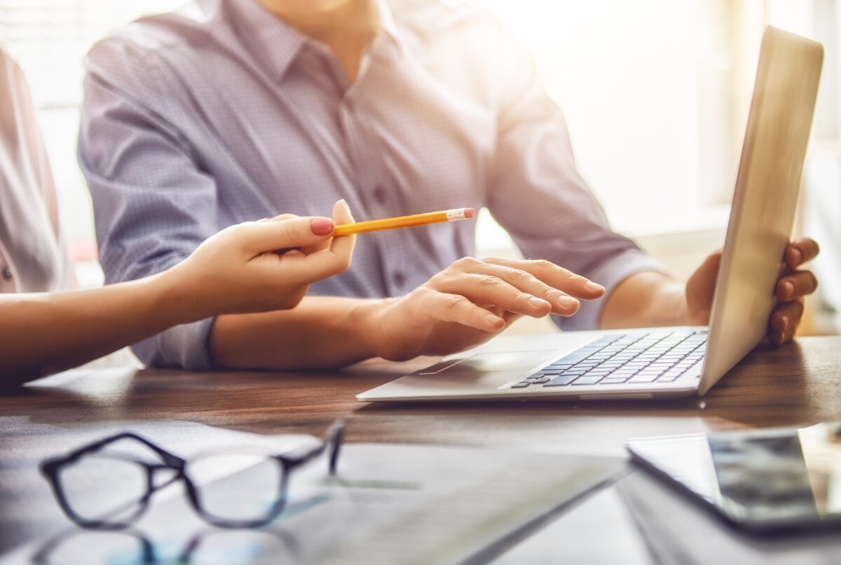 AdobeStock_163351714-min The customer journey in B2B