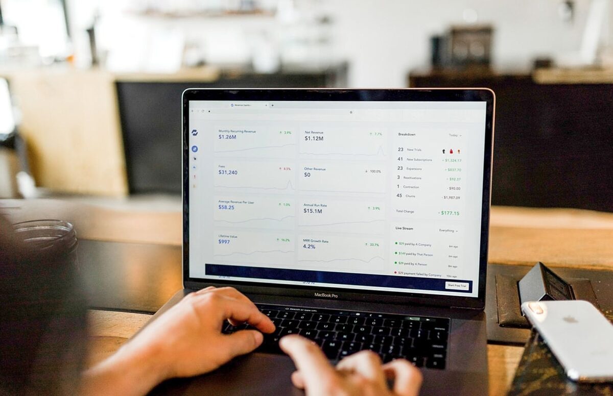Whether it’s operational or collaborative CRM: there are a host of work processes in sales that software solutions can facilitate.
