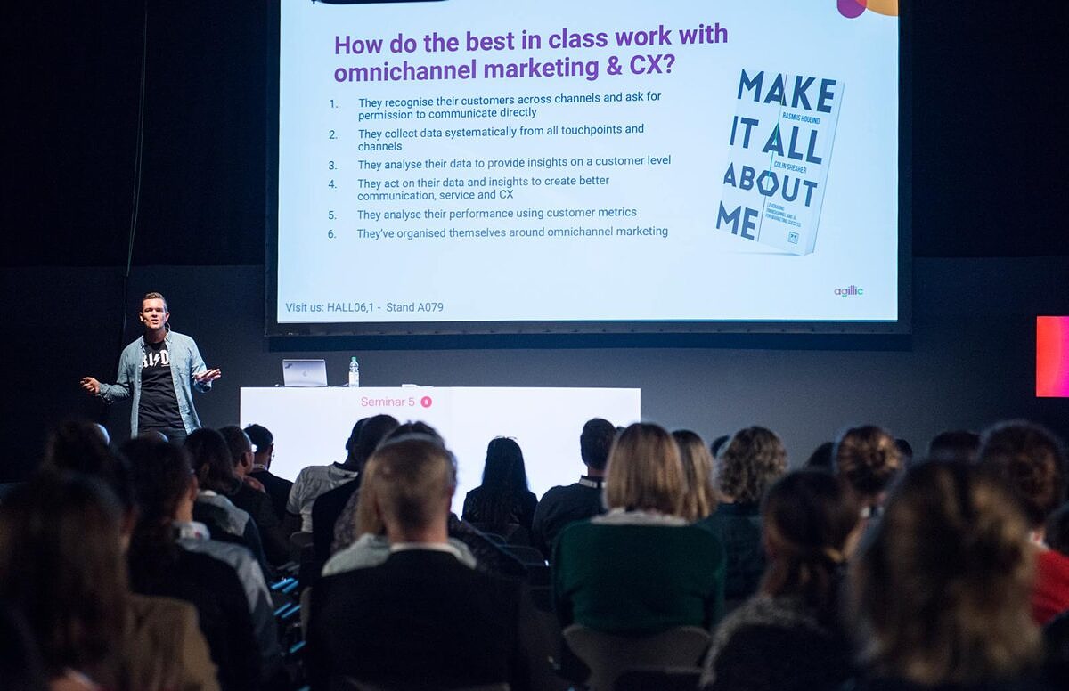 Rasmus Houlind talking about omnichannel marketing and CX at DMEXCO 2019 – a direction in which programmatic advertising trends are developing.