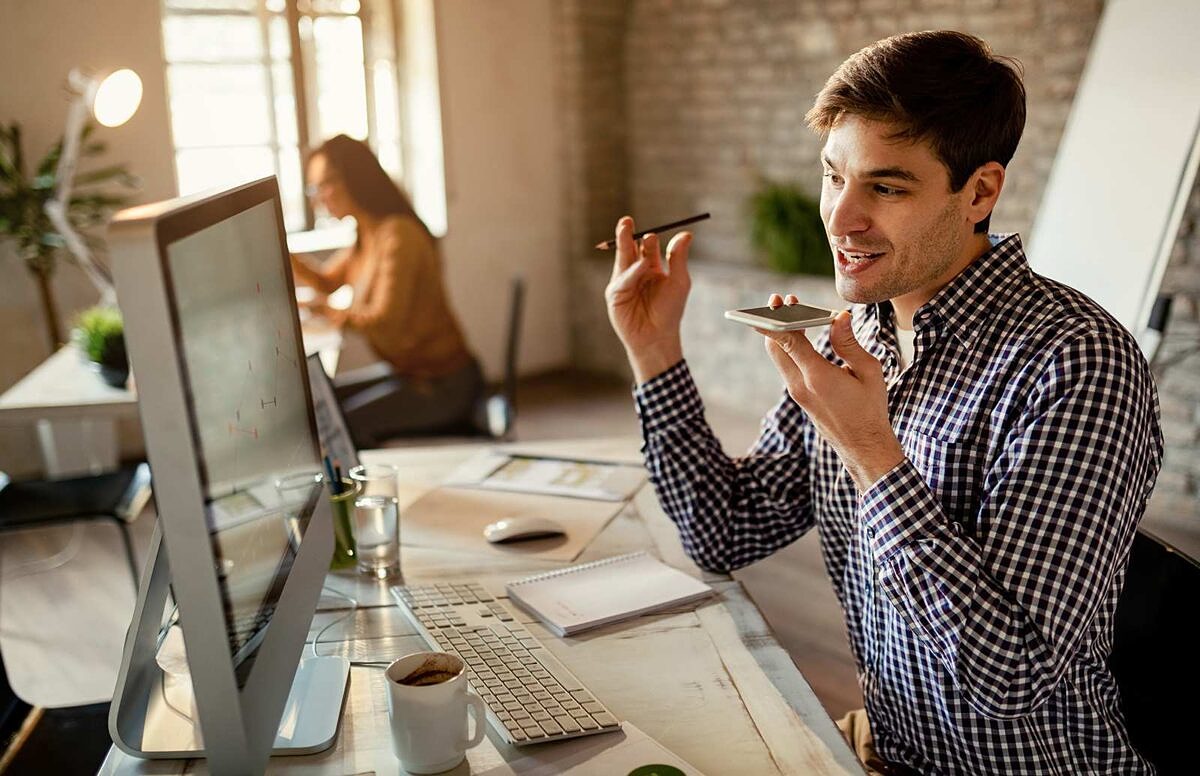 Podcast marketing and voice assistants are two voice marketing trends that open up a broad range of applications.