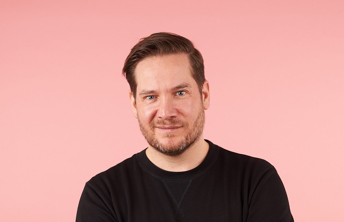 According to Tom Nollau, it is crucial in influencer marketing to seek a creative approach to the situation in this time of the coronavirus. Tom Nollau believes that influencer marketing strategies should be sensitively and creatively adapted to the current situation during the COVID-19 crisis.