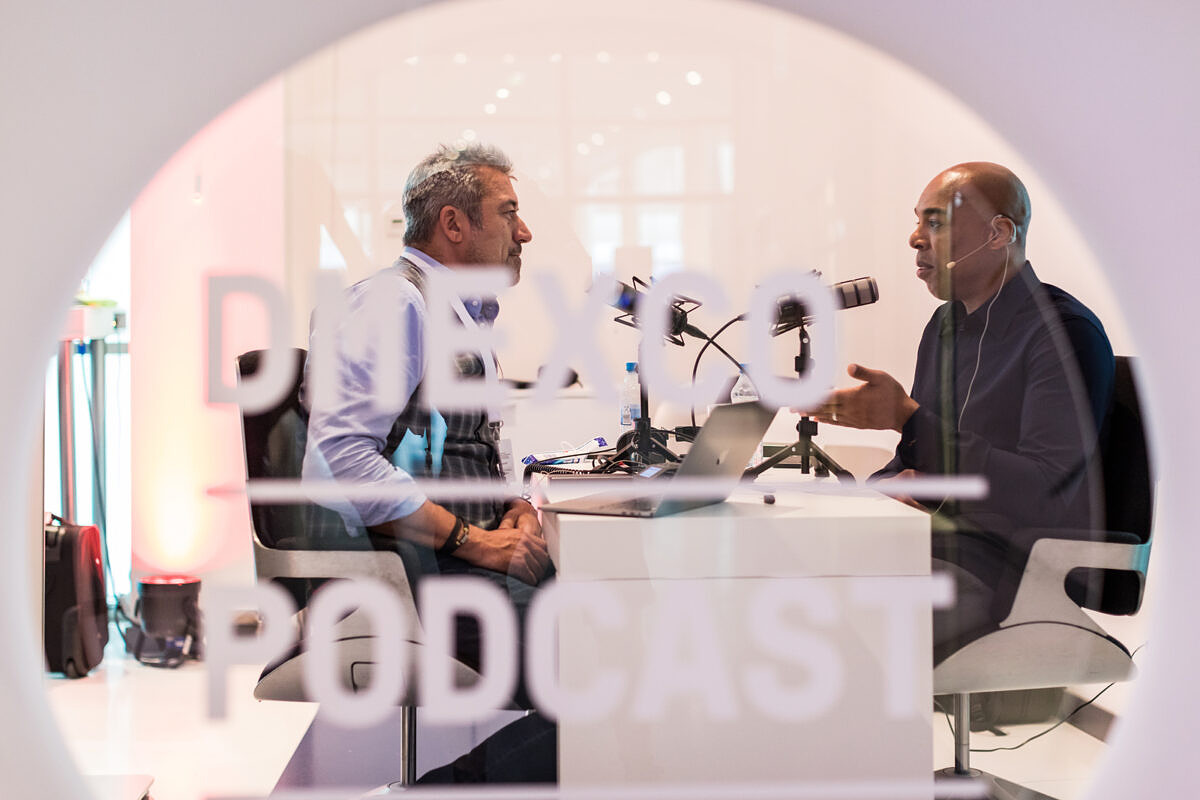 Podcast SEO begins even before the production stage: Alex Wunschel chats with Chris Denson at DMEXCO 2019.