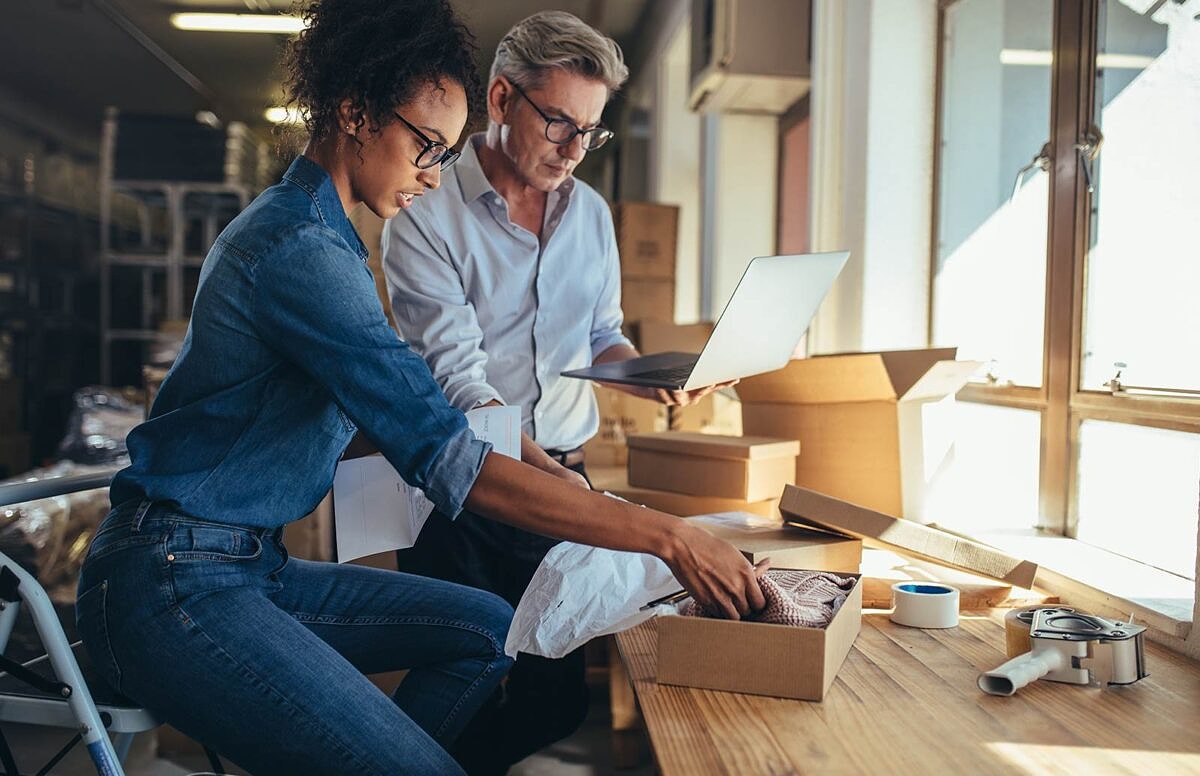 Showrooming- und ROPO-Effekte erzeugen Wechselwirkungen zwischen Online- und Offline-Kanälen, die sich im Rahmen einer Multichannel-Strategie ganzheitlich adressieren lassen.