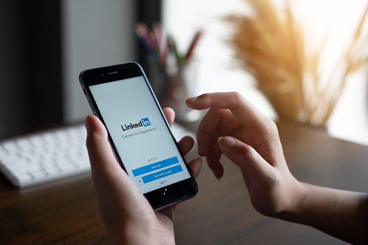 B2B marketing on LinkedIn means sharing content with added value and always keeping your target group in mind.